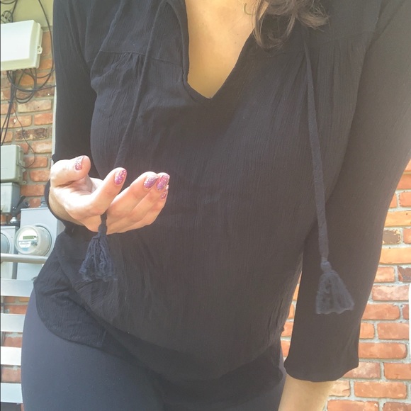 Karen Kane Black Flowy Blouse w Tassles 🖤 - Picture 4 of 7